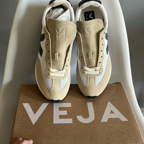 Veja Rio Branco Sneakers. New NIB - Picture 2 of 9
